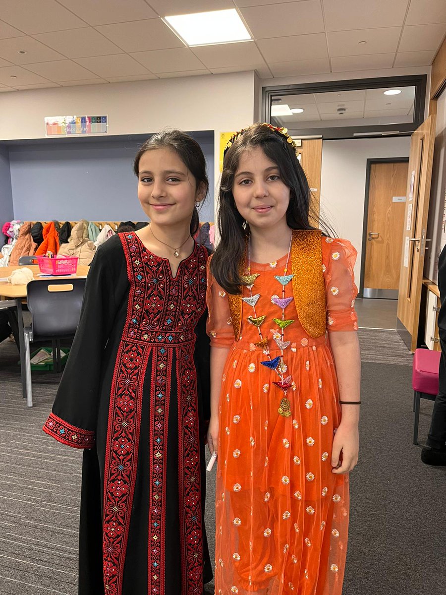 carntyneprimary's tweet image. Celebrating diversity  ♥️🧡💛💚💙💜 #weareallunique 👨🏿🧑🏻🧑🏽👨🏾👨🏻👨🏼