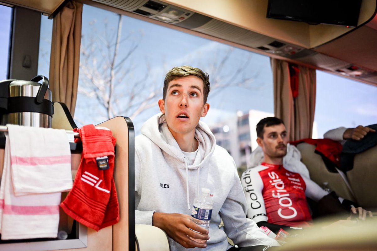 TeamCOFIDIS's tweet photo. Derniers réglages avant le départ ⚙️🛠️

#MenInProgress #BDA24 📸 @MathildeLAzou https://t.co/ZEKTHn436G