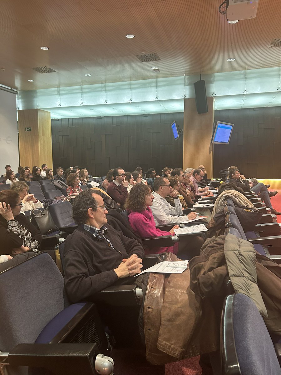sadenorg's tweet photo. #CongresoSADEN24 con el referente en #Impedancia el Dr. Tony Talluri 
Aborda la ponencia Datos eléctricos de impedancia: Más allá del ángulo de fase 

#Endocrinología #Nutrición https://t.co/8eMJh7oWRn