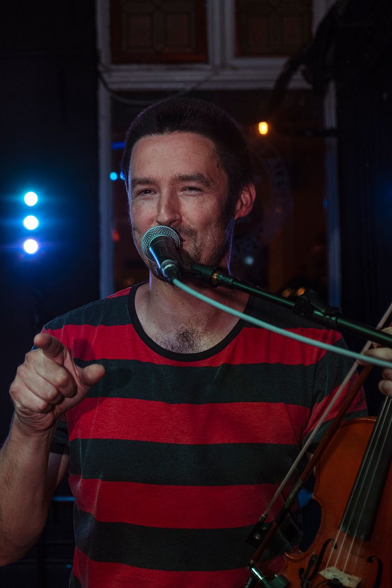 Youuu. YOU! 

You've got tickets to my launch for "Stop Time" ONE WEEK TODAY. I know you.

If you haven't, you're going to need the link in my bio!

@chaiwallahs @tobaccofactorytheatres

#rappingviolinist #albumlaunch #rapper #violinist #looper #livemusic #bristolmusic #livegig