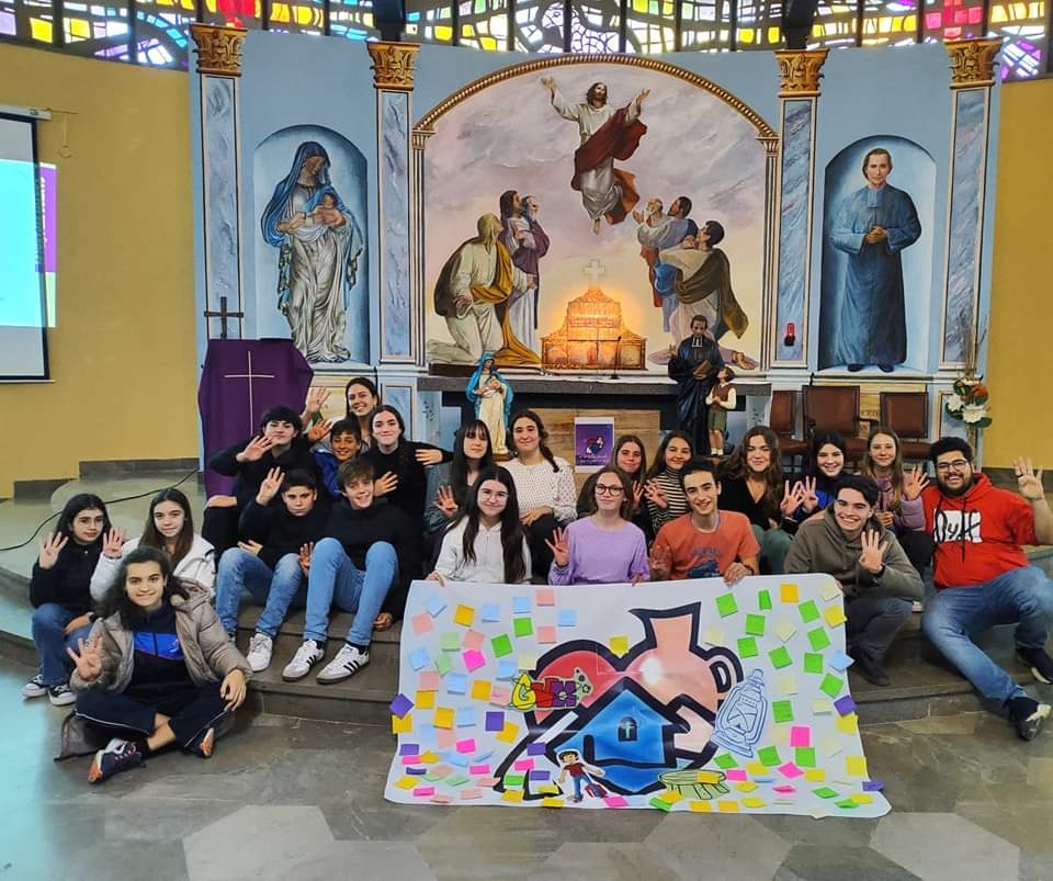 MaristasHuelva's tweet photo. Celebración de #Cuaresma en los @GVXHuelva @GVXMediterranea #TraslospasosdeJesús #DandoVida #BuenaJente https://t.co/sUH5YGOJUL