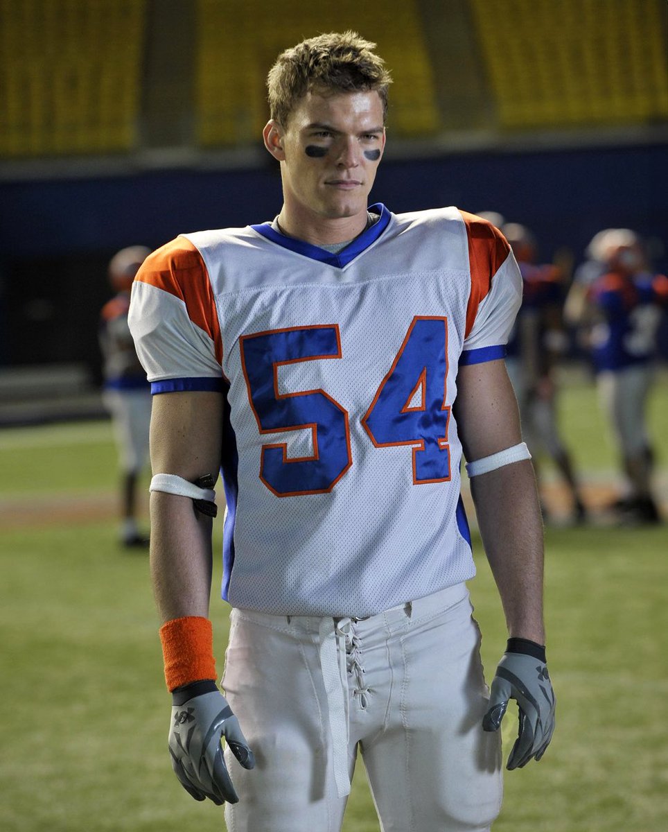ydyabancidizi's tweet photo. Blue Mountain State devam dizisi geliyor! Thad Castle, dizide yer alacak 🏈 https://t.co/CRrVOxZwFw