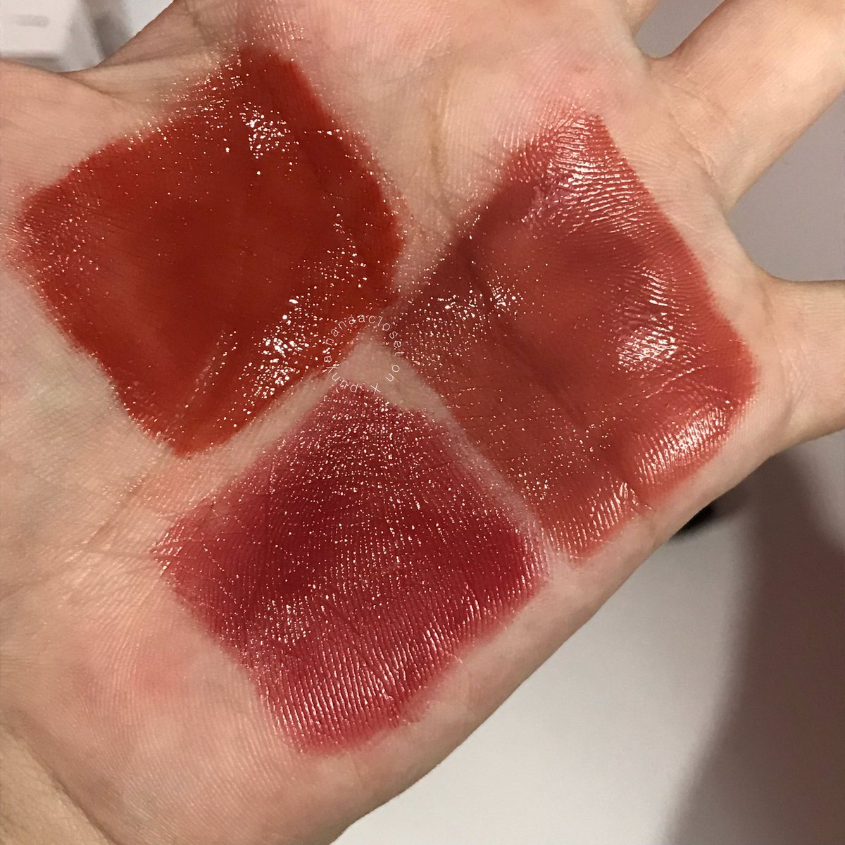 KENAPA JARANG ADA YG BAHAS LIP GLOSS LOKAL SATU INI⁉️ PADAHAL BAGUS BGTT🫵🏻🥹

Formulasinya oke👍🏻 NON STICKY & Ultra Lightweight‼️ harganya juga sering promo jadi under 50RB aja!!🤌🏻😭

#WeAreWCKD #racuninmakeup #racuninlippies