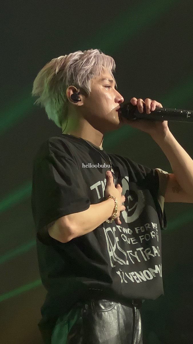 helloobubu's tweet photo. taeyong don’t cry🥺🥺🥺 https://t.co/gyQ7XpjHbQ