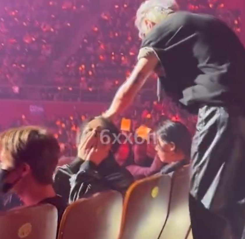 mybelovesun's tweet photo. Haechan at                                             Haechan at
Bruno mars hyung                 Taeyong hyung
Concert                                                   Concert https://t.co/zF71zxzj8j