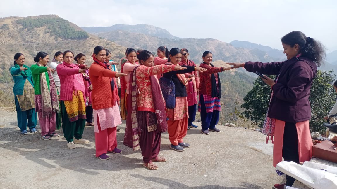 PauriSveep66373's tweet photo. The SHG women of #Nainidanda block took the #oath to vote, included promises to work towards the #betterment of the society.
#ElectionCommissionofIndia
#SVEEP
#CeoUttarakhand
#DeoPauri
#DAYNRLM
#LokSabhaElections2024
#HumBharatKeMatdata
#ChunavKaParv
#DeshKaGarv https://t.co/VrqwlmNdSG