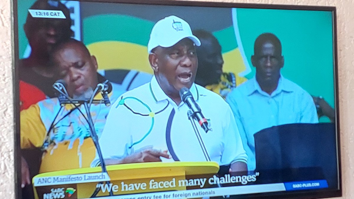 thandwefikaT's tweet photo. #Gwede looks ready to call it a day at 1pm. #yourANC https://t.co/rVmme5CiLZ