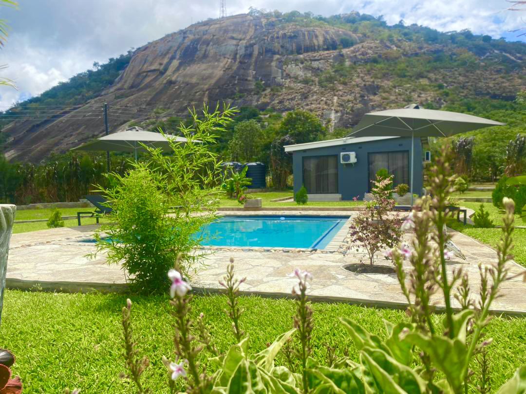 yedu_lani's tweet photo. Introducing the Retreats: Unveiling a hidden gem nestled in the heart of maBudya! Explore the enchanting Gohori Resort in our upcoming Yedu Lani Travel edition.

Kunorira pfeni!

#DiscoverZimbabwe
#GohoriResort
#SeeMutoko
 #Uripi

@tourismzimbabwe https://t.co/fw3tk3GPwL