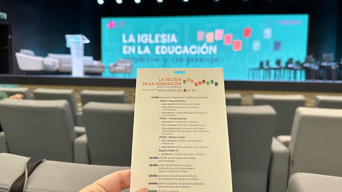 HijasCaridadEC's tweet photo. ➡️ Estamos presentes en el #Congreso2024 #LaIglesiaenlaEducación. 
Una iniciativa de @episcopaleyc @Confepiscopal, punto de partida para renovar el compromiso de la Iglesia con la Educación.
 “La educación es un acto de esperanza para renovar la sociedad”. @Pontifex_es https://t.co/Nr7BKzCrfO