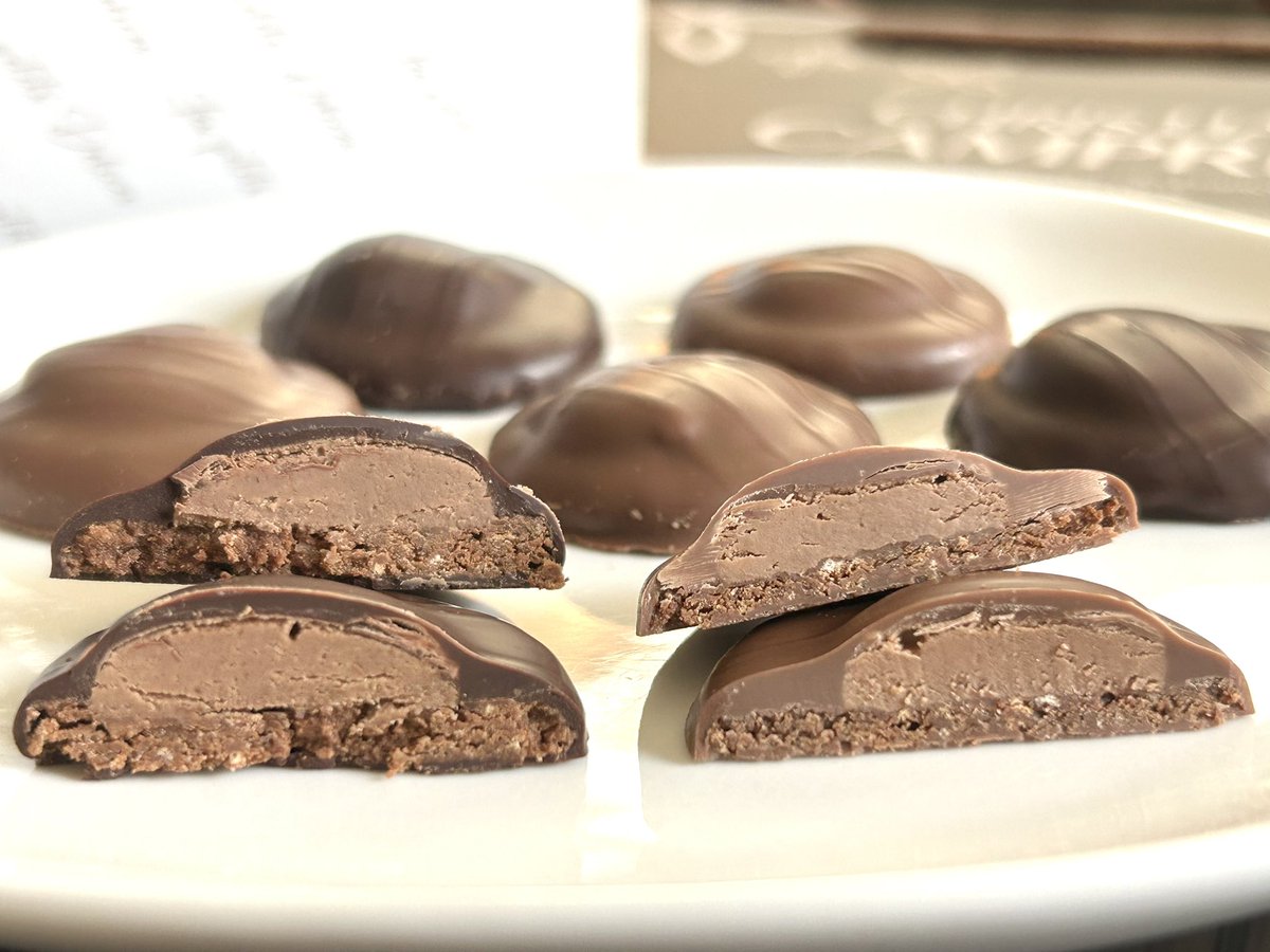 クリスチャン・カンプリニ🇫🇷 ＊ サブレ ノワゼット ジャンドゥージャ