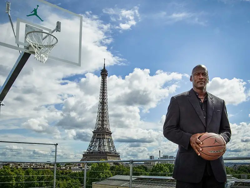 IssuesmatterC's tweet photo. Michael Jordan&amp;#8217;s Jordan-Brand massive $173.8 investment in University of Michigan, payed off https://t.co/ihuOOKrUj0 https://t.co/1trc0YEFJv