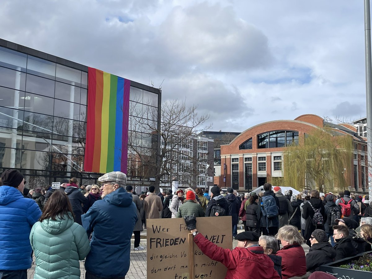 i_izquierda's tweet photo. #Erfurt Die Demo ist im vollem Gange https://t.co/KH5m9eOZEw