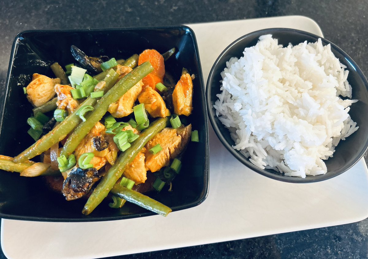 StrengthEwa's tweet photo. #SheCooks #Lunch https://t.co/EwDdjW0WBs