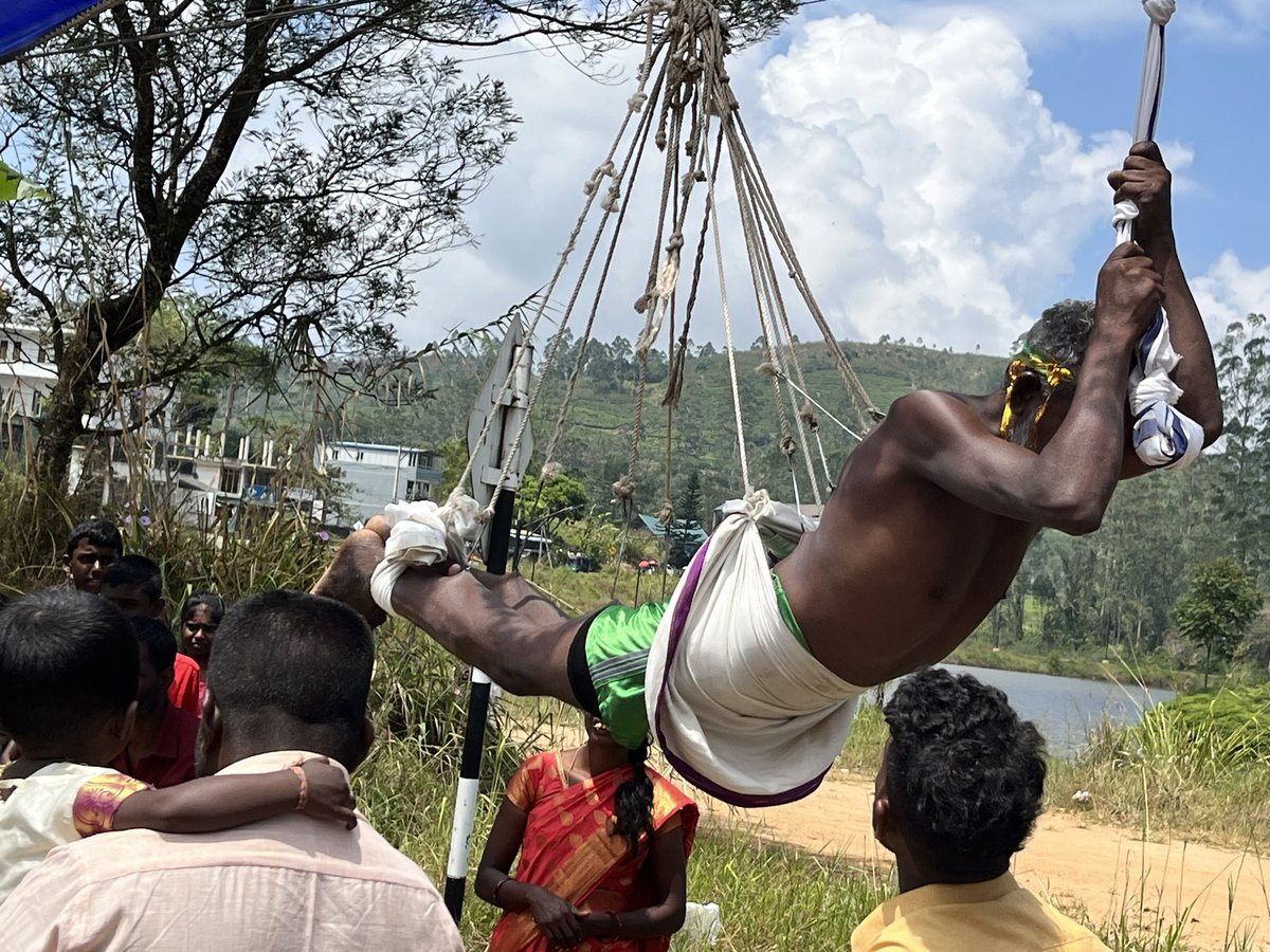NTCUHSP's tweet photo. #VisitSriLanka #なんかいろいろすりらんか　Thaipusam festival near Nuwara Eliya 🫣 https://t.co/aOC6u290VQ