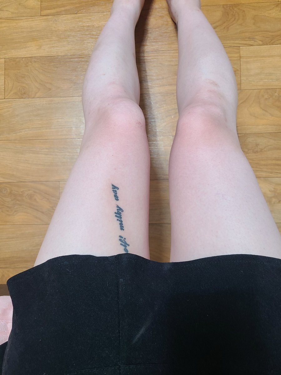 아 불토에 혼자 이러고 놀고있당ㅜㅜ
눈인지 비인지도 모르는 것이 내리고 있어서...

#cd #crossdressers #ladyboy #transgender #shemale #touch #女裝 #女裝子 #男の娘 #시디 #쉬멜 #트젠  #여장 #바이 #페티쉬 #마사지 #청주 #청주시디 #청주cd #다리 #각선미 #타투 #맨살