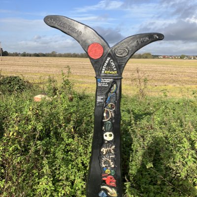 #LetsEton #Eton #ThamesPath LetsWindsor.com #Thames #EtonWick #Nature #Walking #SignPosts Lets Eton