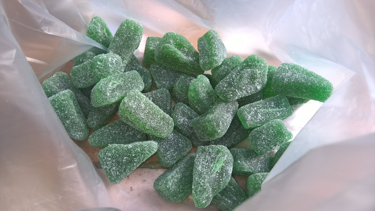 Doctor_Blue_Box's tweet photo. ¿Les gustan las gomitas de menta/eucaliptus? 😋🤤 https://t.co/8KTcAqmXVa