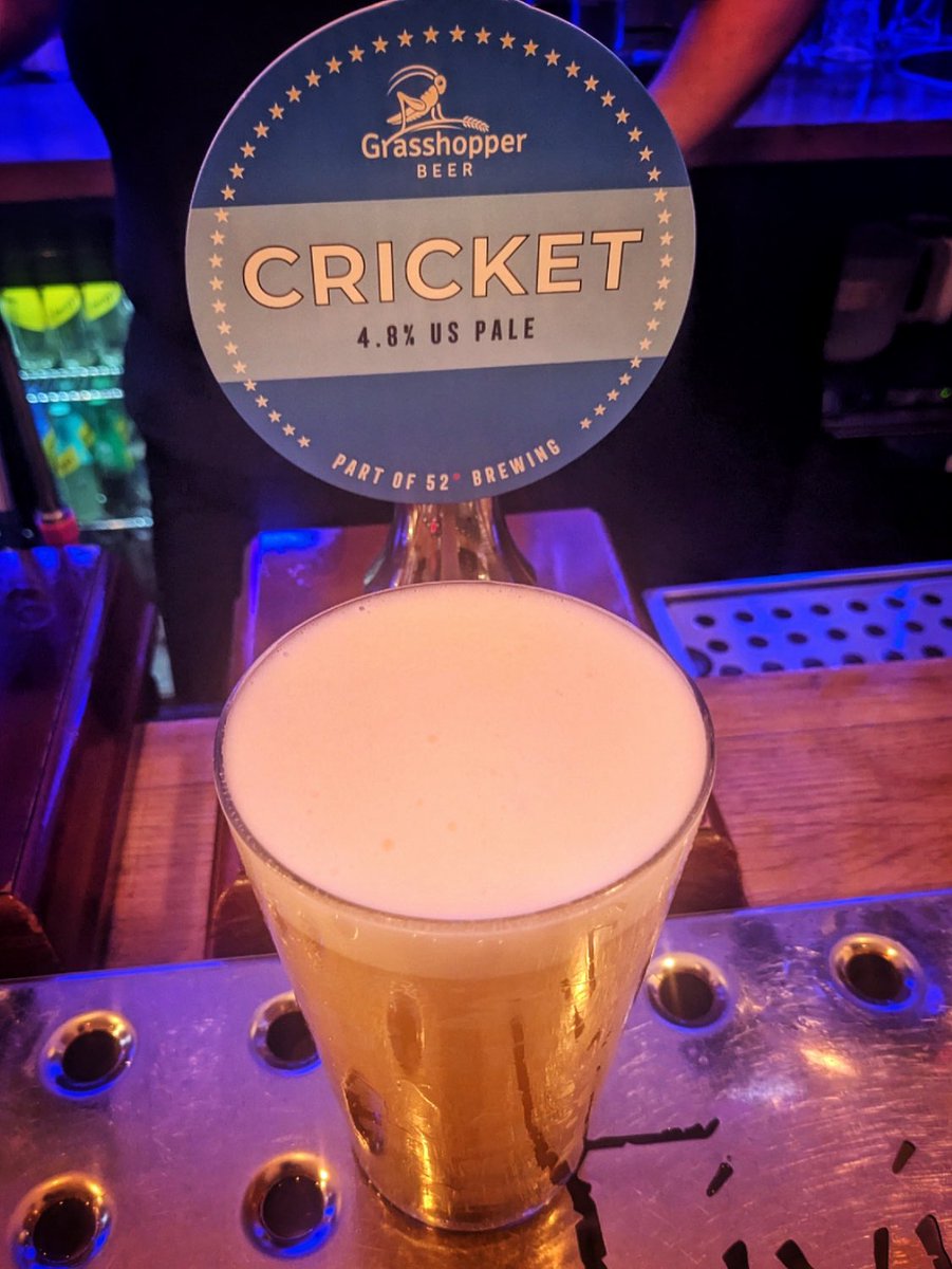 52degreesbeer's tweet image. Our new pump clips are out in the wild. Designed to show off the original brewery under the @52degreesbeer family. 🍻 

@brewgrasshopper 
@Warwick_Realale