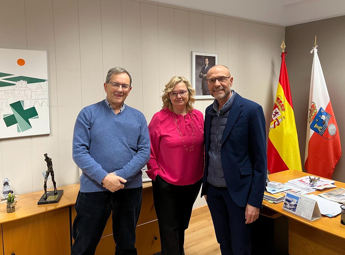 La <a href="/HumansFundacion/">Fundación Humans</a> con la Direccion de humanizacion de Cantabria para colaborar en el plan estratégico de humanizacion. La Humanizacion como palanca de cambio.