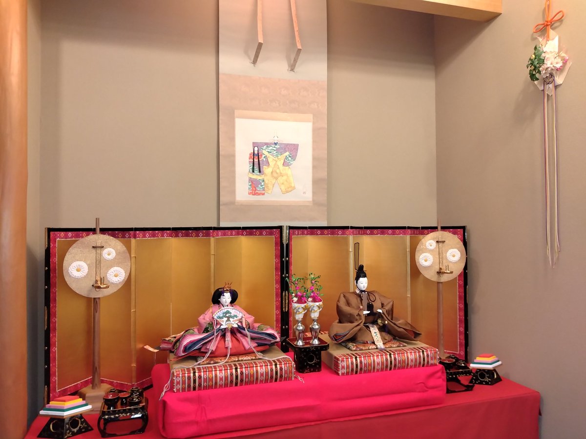 骨董喫茶 健康堂の雛飾り。今年は、井上雅風さんの内裏雛。