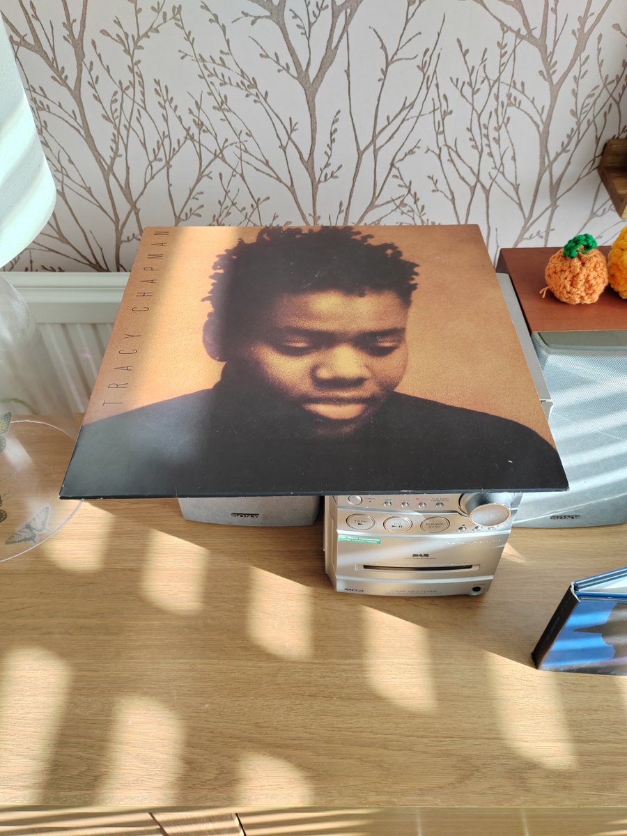 Top10Nathan's tweet photo. #NowPlaying | Kate Bush - The Whole Story
#PlayingNext | Tracy Chapman - S/T https://t.co/BbotQcv1xJ