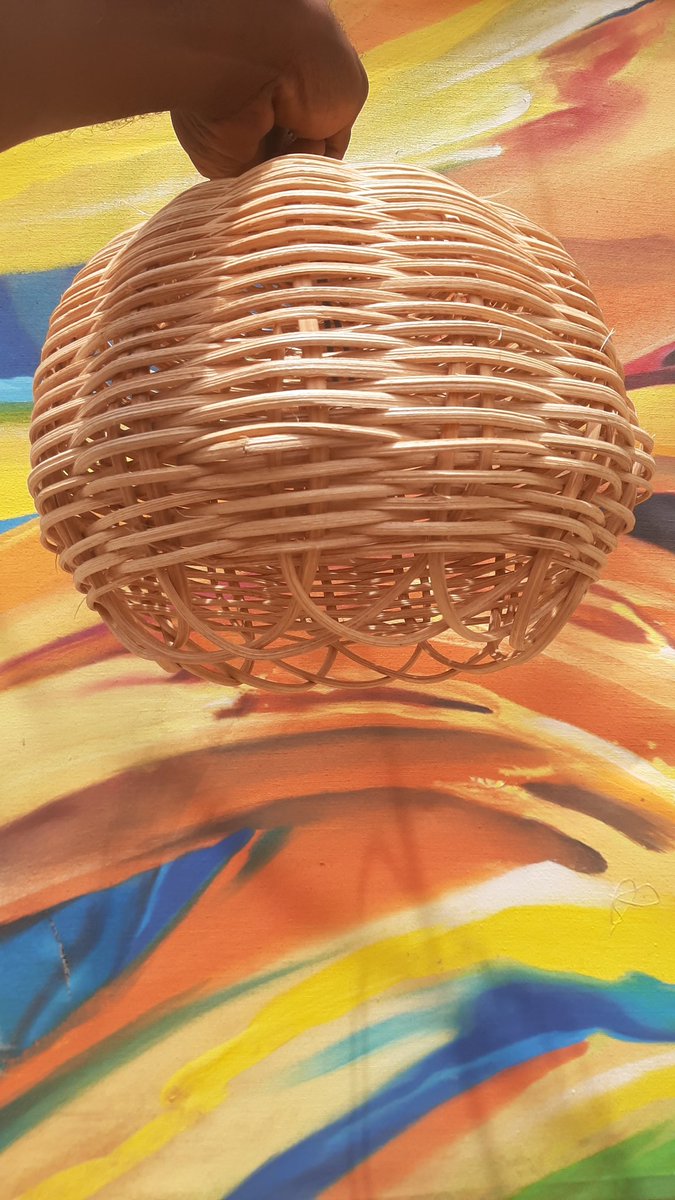 FdnKAMERUES's tweet photo. Lustre en raphia tissé 💯🇨🇲
Que la Lumière soit et la Lumière fût  🙏🏽 https://t.co/eZShkuMBIb