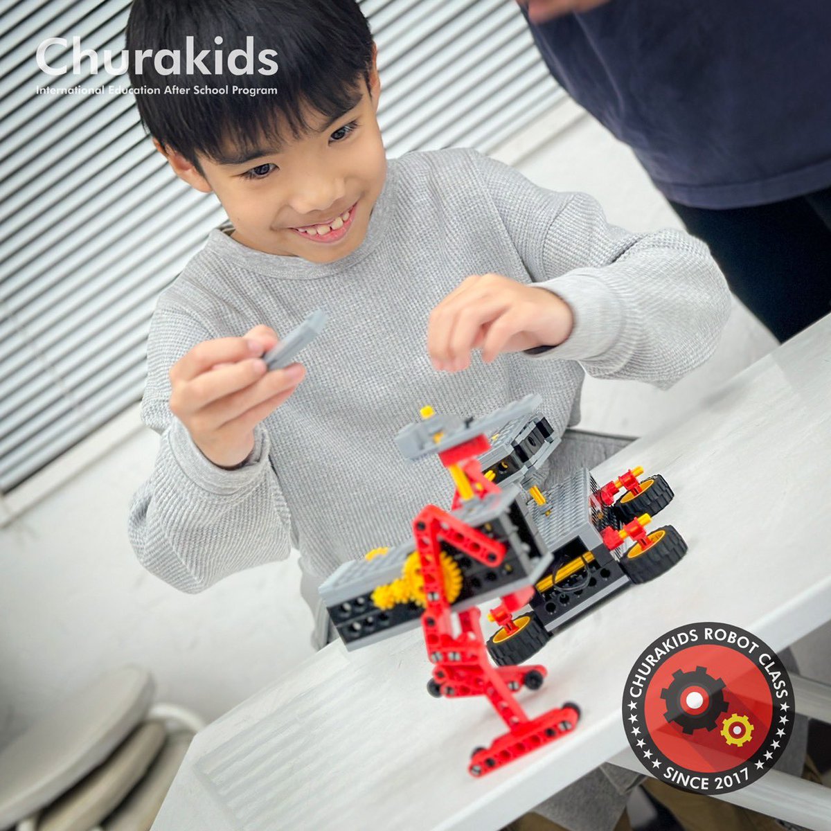 churakids's tweet photo. 【英語ロボットクラス】今週は生徒たちが自作のロボットをプレゼンテーション!先生の英語の質問にも頑張って答えました😆 創造力が輝く素晴らしい発表でした🎤
無料体験レッスンの申し込みはこちらから!
https://t.co/zpG57mFlFq
#ロボット教室 #プログラミング #robotics #robotclass https://t.co/MwdaPGYCuy