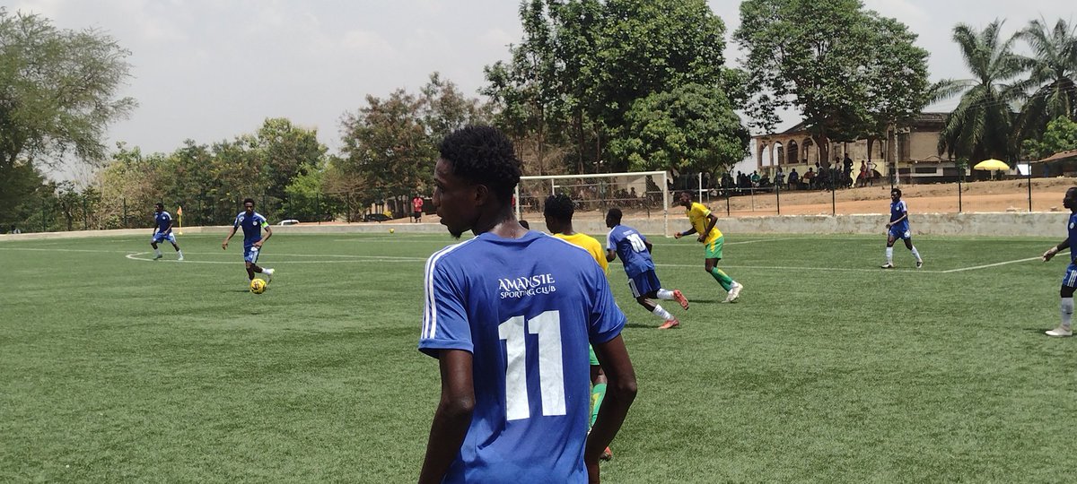 Amansie_SC's tweet photo. Back from water break  after 30 minutes of play. 

#ASC 🔵0-0 🟡 Excel SC 

#ascexc #ASC #division2league #UnitedWePlayUnitedWeWin https://t.co/hojTcEfJeG