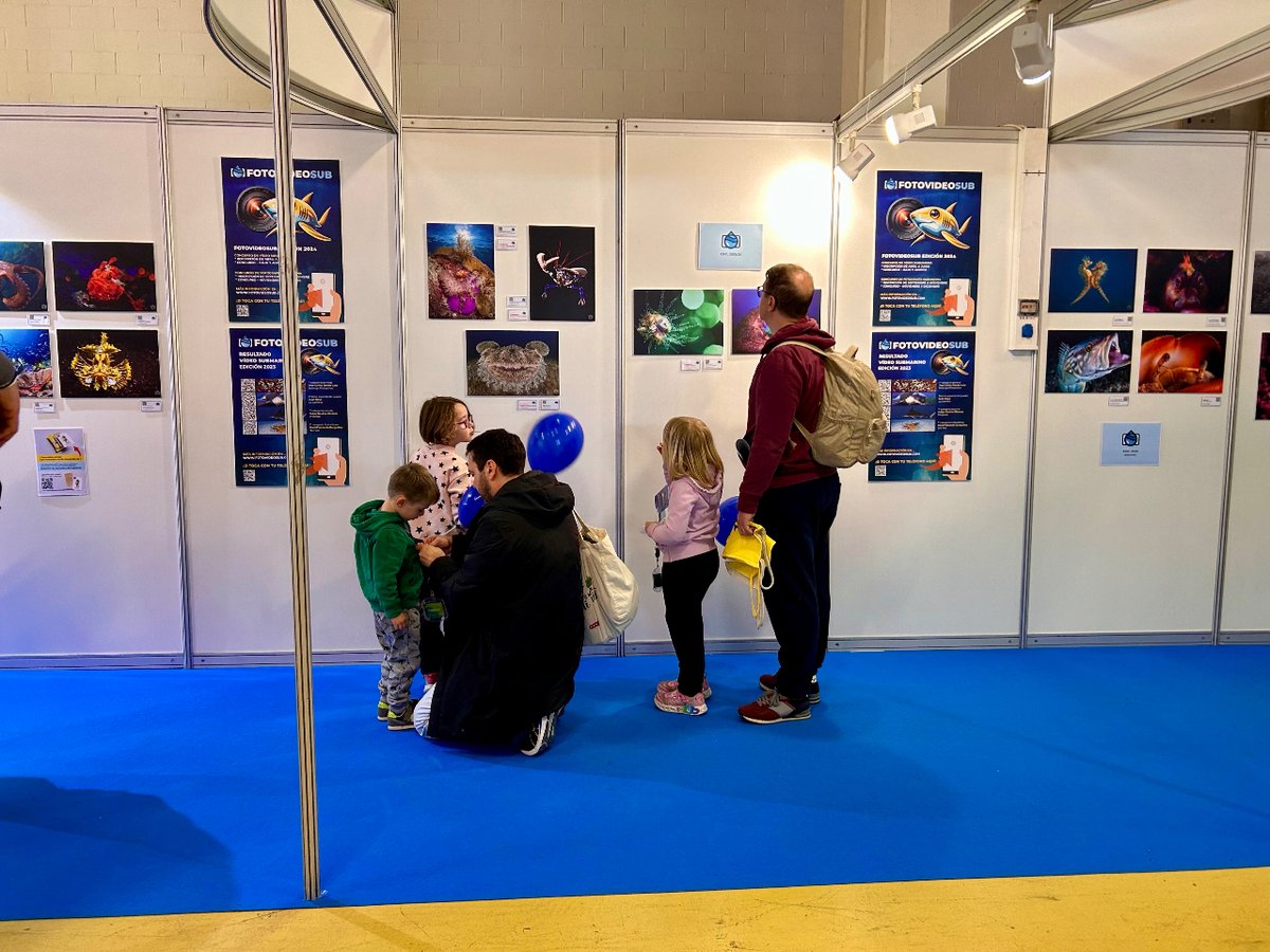 fotovideosub's tweet photo. Pequeños y mayores nos trasladan su reconocimiento y admiración por las increíbles fotos de los concursantes de @fotovideosub !! 
Que maravillas!! 👏👏
Os esperamos en el stand 140 !! https://t.co/pYtCJzDGjt