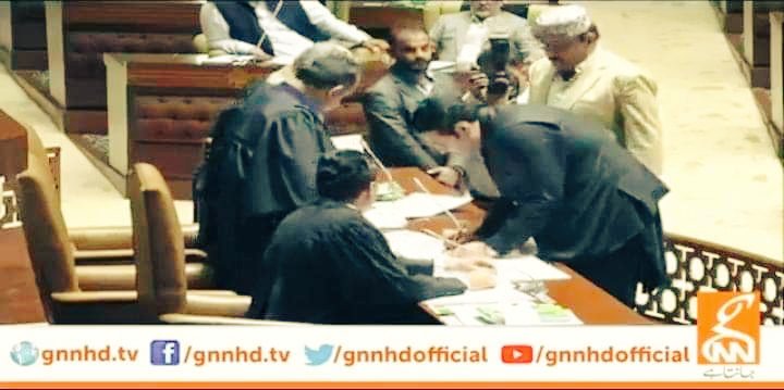 AdvocateUmrani's tweet photo. Today Oath-taking ceremony  of MPAs at Sindh Assembly.
Gey Makhdoom Jameel Zaman Sain
Gey Makhdoom Mehboob Zaman 
@MakhdoomMehboob @AliHassanHingo4 @AseefaBZ @BBhuttoZardari @MediaCellPPP https://t.co/kZK42BhRtJ