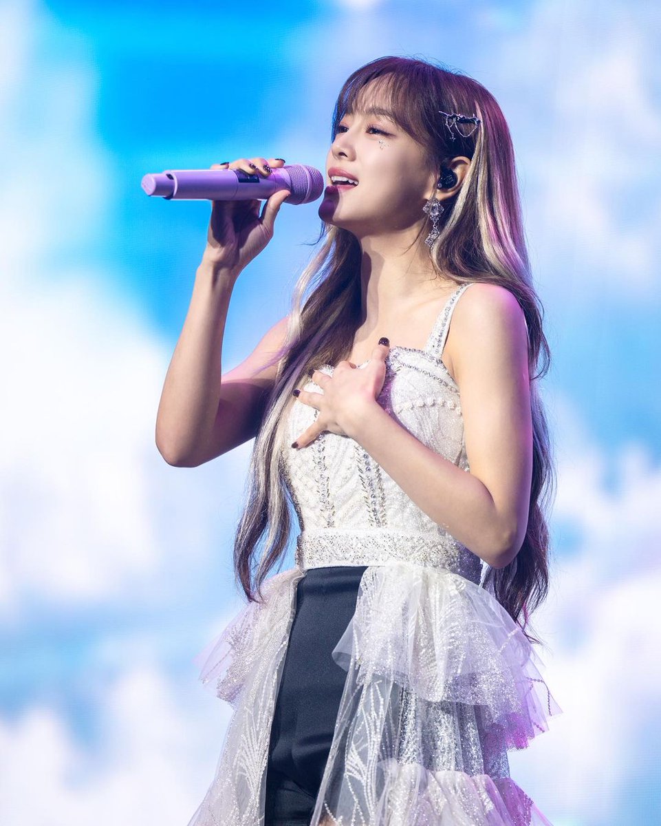 HER!! So preettyyy 🤩🤩
#KIMSEJEONG