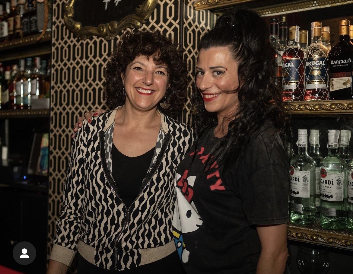 eva_mantis's tweet photo. ¡Feliz día del camarero/a a todos los compis! Nosotras luego lo celebraremos 🥂 
#mantisbar #zaragoza https://t.co/Yfs2oOwZIy