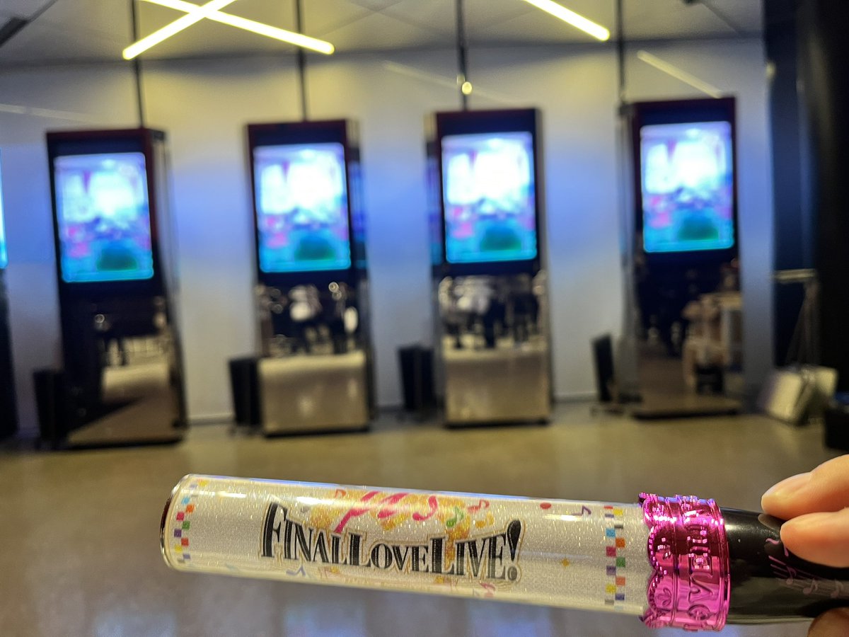 #μʼsトークセッションday2
アリーナ席でしかも最後はお見送りで間近にキャストも見れたし最高のライブでした😭
μ'sは8年ぶりだけどコールは身についてたしやっぱり愛が溢れました🫰🏻
またこういうライブをやって欲しいですね
#μʼs #lovelive