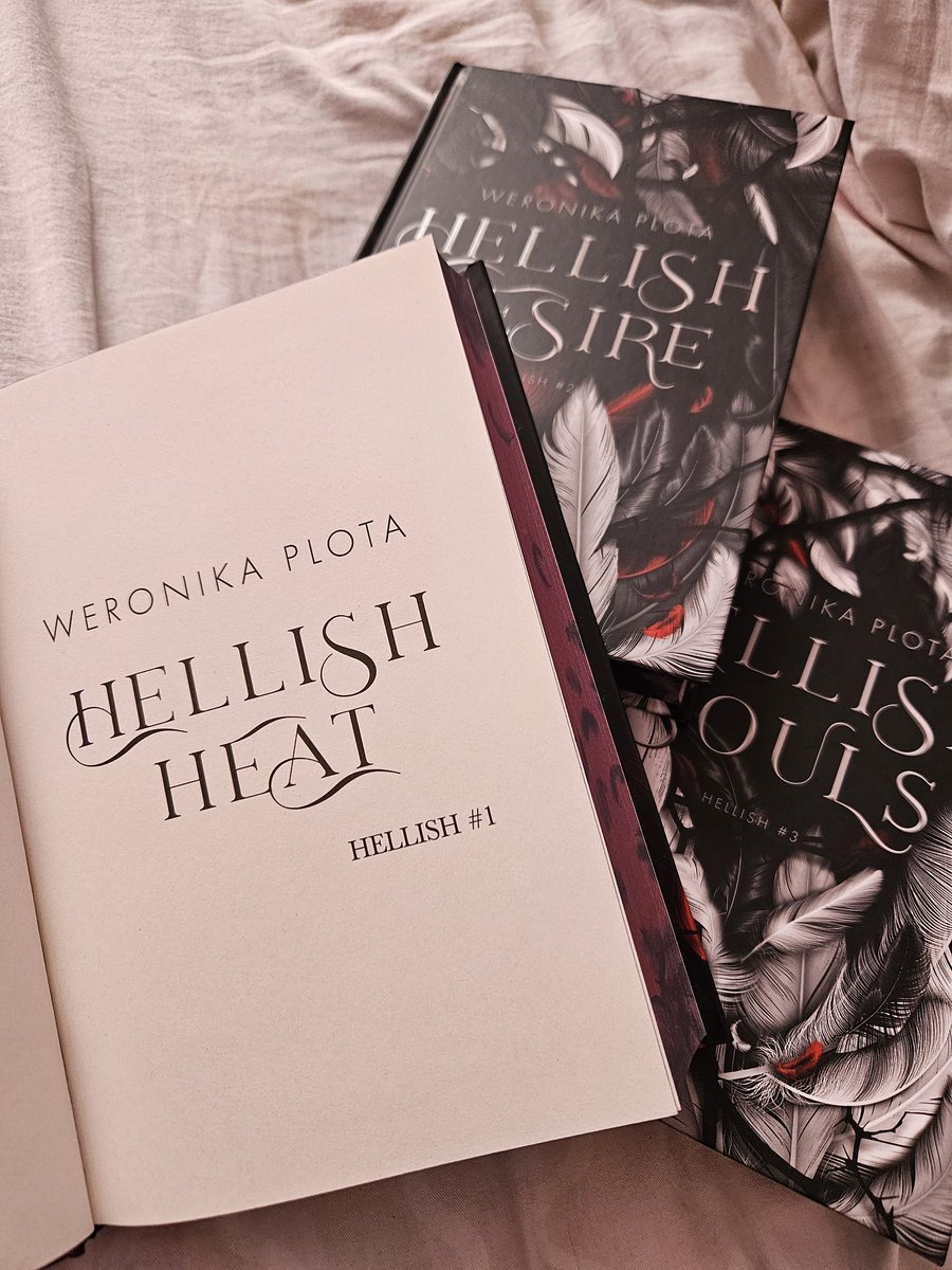 bezcenna_'s tweet photo. Jestem ZAKOCHANA😭 i to tak totalnie to na żywo wygląda absolutnie przepięknie🥹❤️
Dziękuję @Wyd_NieZwykle @helliautorka ❤️🥹 #trylogiahellish https://t.co/QS2811VzjB