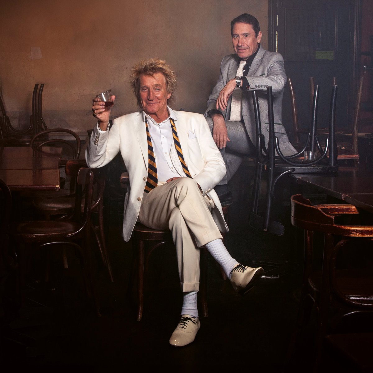 Rod Stewart & Jools Holland on their new collaboration album Swing Fever musicweek.com/talent/read/in…