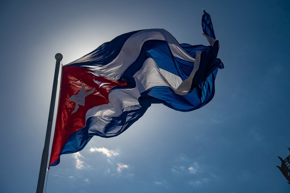 Aquel histórico 24 de febrero de 1895 dio continuidad a las luchas por la independencia de #Cuba, que culminaron con el triunfo de enero del 59. Hoy reafirmamos nuestra firme convicción de defender esos principios y la soberanía de nuestra Patria.
#EstaEsLaRevolución 🇨🇺