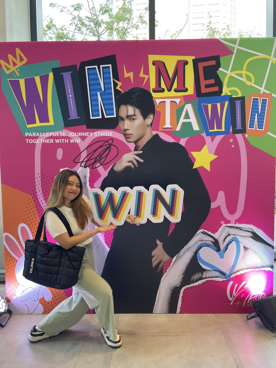 FernSuphattar40's tweet image. แวะมาหาพี่น้องวินละน๊าาา ✨🤏🏻🐰💚 
ถ่ายรูปมาเยอะจนเลือกไม่ได้เลย 🤣 

WIN 25TH BIRTHDAY 
#25thParallelwithWin 
#ParallelPulsewithWIN 
#WINfinity2024
#winmetawin @winmetawin