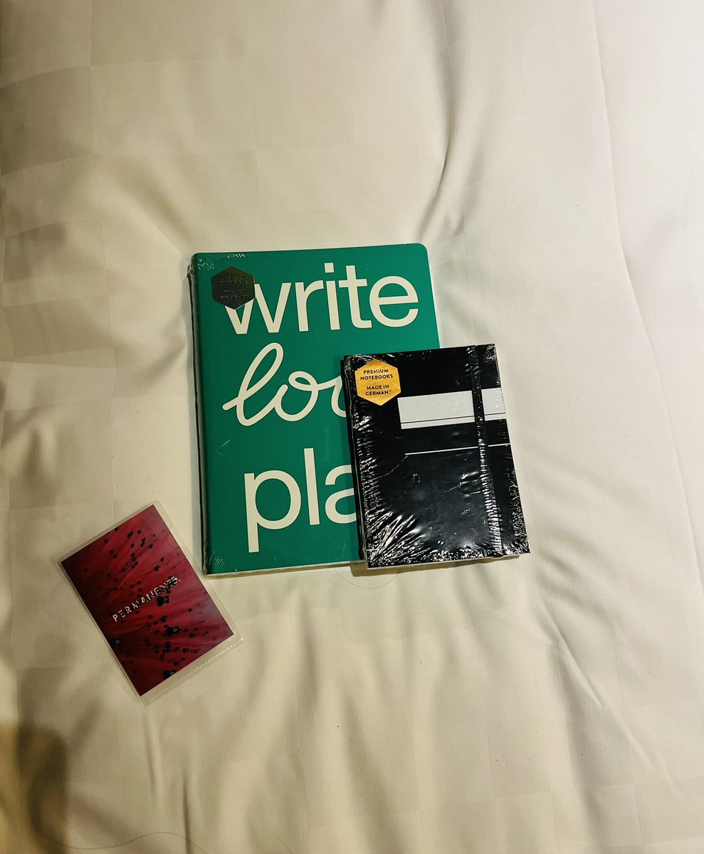 khan_musician's tweet image. I'm coming in  #Kyoto 
night out  #permanente 
ドイツ製のノートを買った
#notebook #germany 
街が暗くて楽しい
#music
 ⬇️

music.apple.com/jp/album/jungl…