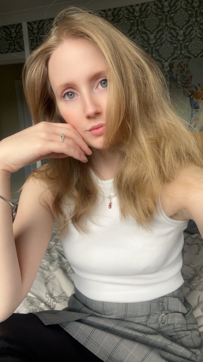 Rebeccam342's tweet photo. Double post, took too many selfies to choose from. 😂😂😂 #selfie #poser #doublepost #idek #weekend #saturday #out https://t.co/e7IqzsRFIJ
