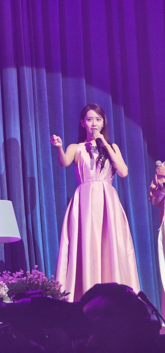 DeerPrime17's tweet photo. Naxinhiudayroi
#YOONA_FANMEETING_TOUR_BKK https://t.co/P3wUsr2Bm5