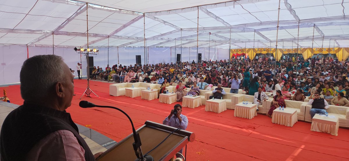 RanbirGangwa's tweet image. दी आर्यन स्कूल में आयोजित वार्षिक महोत्सव कार्यक्रम में बतौर मुख्यातिथि शिरकत कर कार्यक्रम में उपस्थित जनों को संबोधित किया। मान-सम्मान के लिए स्कूल स्टाफ का हार्दिक आभार |
#thearyanschool #annualfunction #schools #hisar