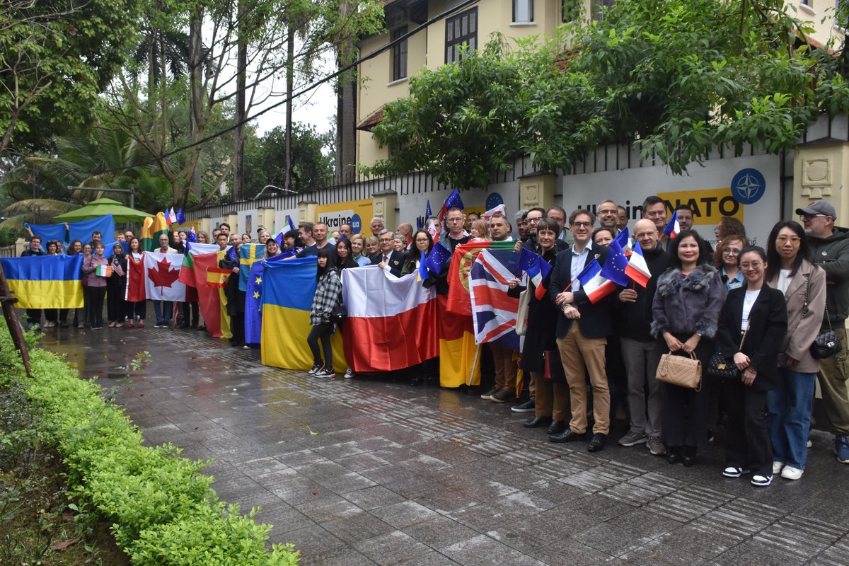 Canada in Vietnam is proud to stand by Ukraine. Canada remains unwavering in its support to Ukraine’s people, its institutions, and to its ultimate goal of sovereignty and territorial integrity.

#StandWithUkraine
