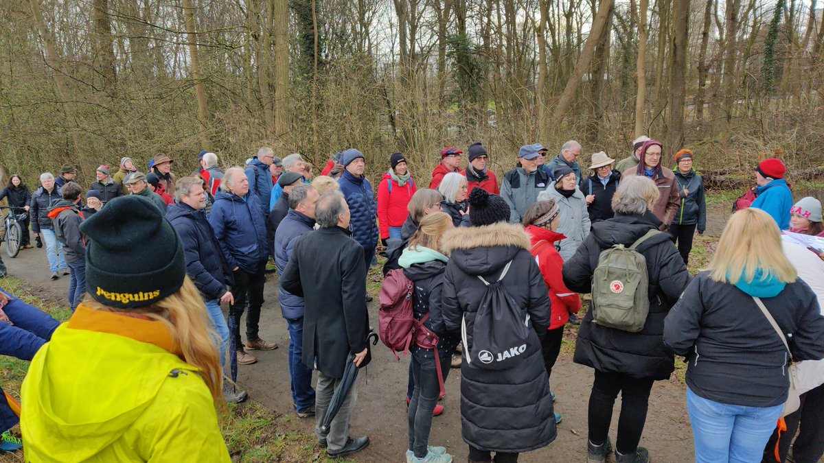 britainopello5's tweet photo. 1/n
Heute ging es in den Wald; jedes Jahr veranstaltet #BadNauheim/ #Mittelhessen eine Informationstour durch den Wald. Heute ging es um den #Heilwald. Der ist für die, die zuvor nicht wussten, was ein Wald ist. Dass eine Kurstadt den für ihre Zertifizierung braucht, lassen wir https://t.co/RoduYZNbbx