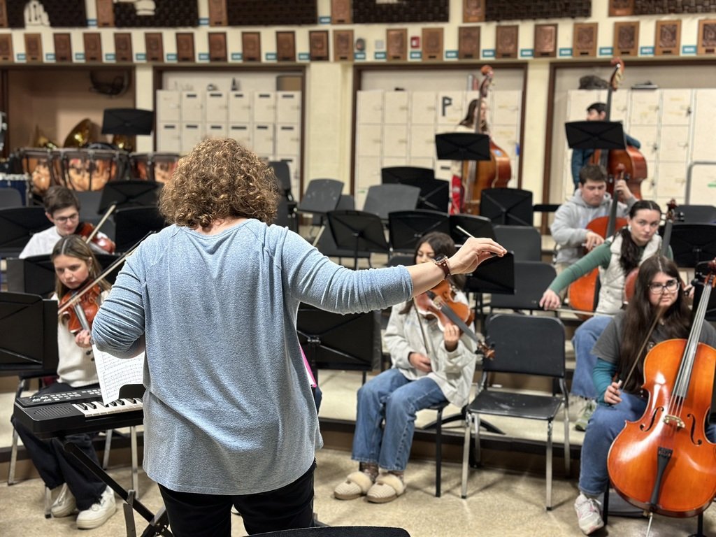 BaySchoolsOH's tweet photo. The BHS Orchestras Sounds of America Concert is this Mon., Feb. 26, 7 p.m. at BHS Auditorium. Students will perform works by American composers Mark Williams, Brian Balmages, Leonard Bernstein &amp; Jerod Impichcha̱achaaha' Tate, accompanied by projected American art. https://t.co/8yYn9gILVd