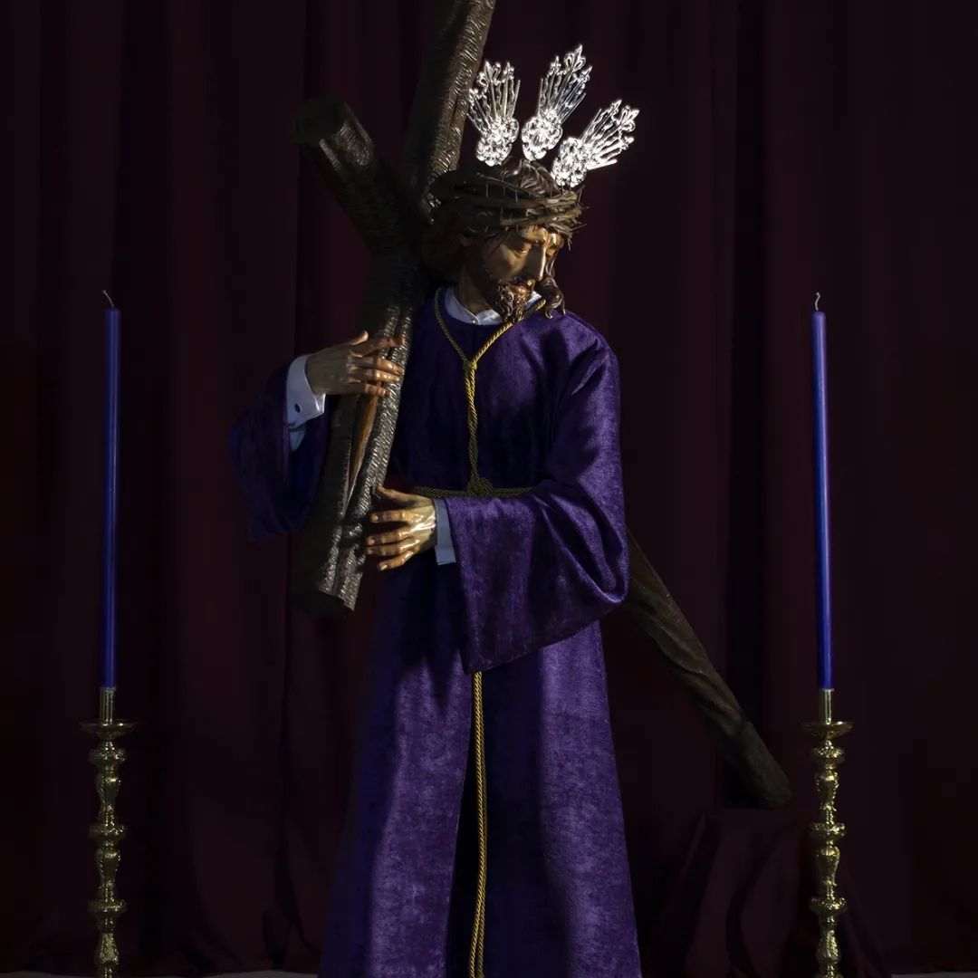 procesionescord's tweet photo. La @HdadDelHigueron ha presentado y bendecido a su nuevo Titular, Nuestro Padre Jesús Nazareno de la Compasión, obra del imaginero cordobés Manuel Luque Bonillo. Se podrá ver por primera vez en la calle el próximo Sábado de Pasión, a los sones de la @bandasaludcord https://t.co/gVnGqlnbkC