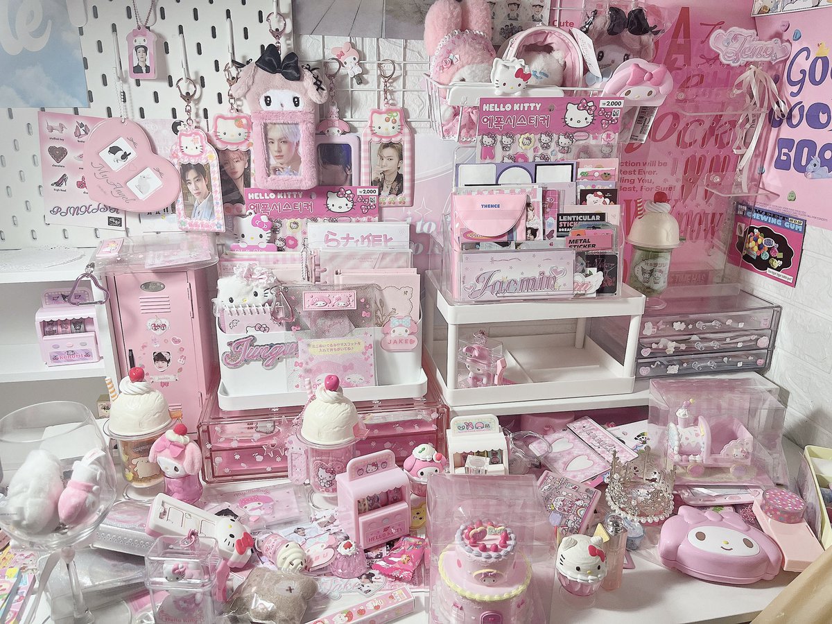 🫶🏻ฝากรีหน่อยค่ะ 
🎀ปล่อยของบนโต๊ะ [ มีมากกว่าในรูป ]🎀
🛒มีลงให้ เอ้บ / ประมูล / เหมากอง

‼️ลงขาย 27/02/67 19:30น.
สติกเกอร์ เทป เฟรมการ์ด แท่นตัดเทป ชั้นวาง สกัวดิส ฯลฯ

📮ค่าส่ง EMS เริ่มต้น 30
#ตลาดนัดsanrio #ของแต่งโต๊ะ