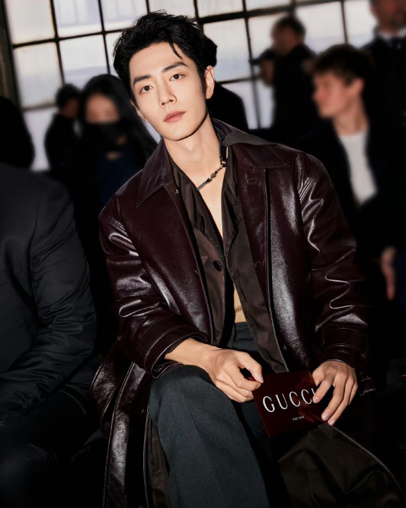 vachero55309112's tweet photo. รูปจากElle ชอบคำบรรยายถึงพี่จ้าน หนุ่มหล่อขั้นเทพ😆 แบบดูเป็นคำง่ายๆ ไม่ต้องมีหลายdefinitionละ ออกจะย้อนยุคด้วย(นึกถึงสมัยพี่โดมนู่น)แต่ชอบนะ แบบว่าตรงดี
#XiaoZhanxGucciMFW24 https://t.co/7IDcqpLHNh