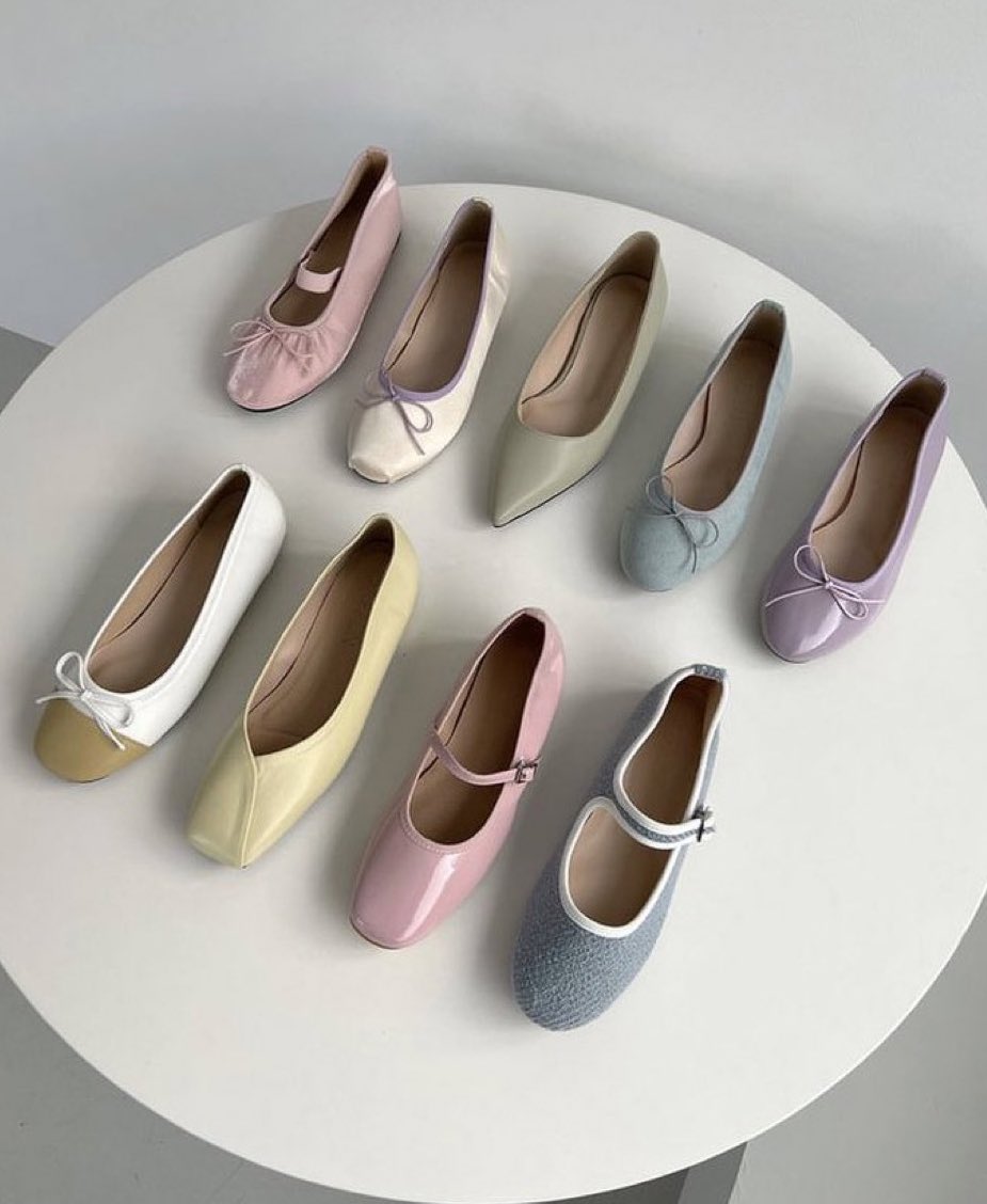aaaa nemu toko flatshoes di shopee
 cakep-cakep bgtt warna pastel nya 🩶🫵🏼