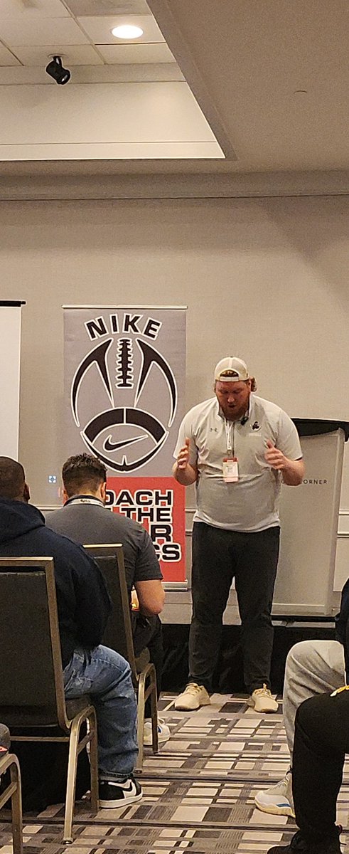 <a href="/gpyke73/">Greg Pyke</a> with a great presentation on Offensive Line play!

<a href="/DC_NikeClinic/">Nike Coach of the Year Clinic - Washington D.C.</a> 🔥🔥
