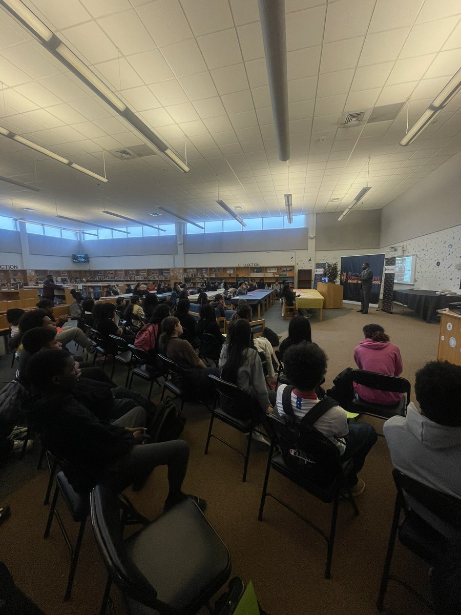 Lowe's Grove Magnet Middle School tweet media